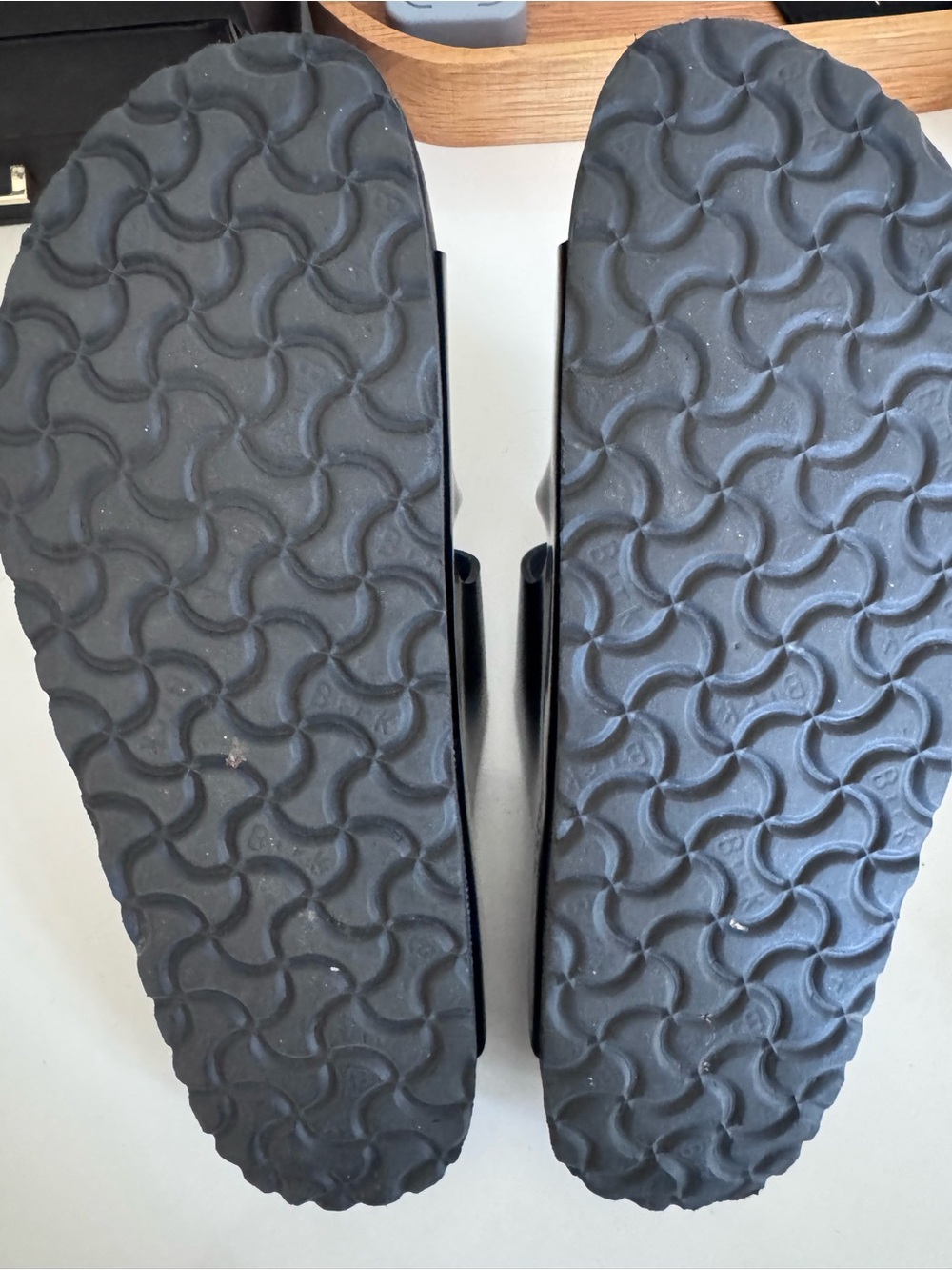 Birkenstock Black and gold big buckle Leather Sandals brand new, never worn - Picture 4 of 5